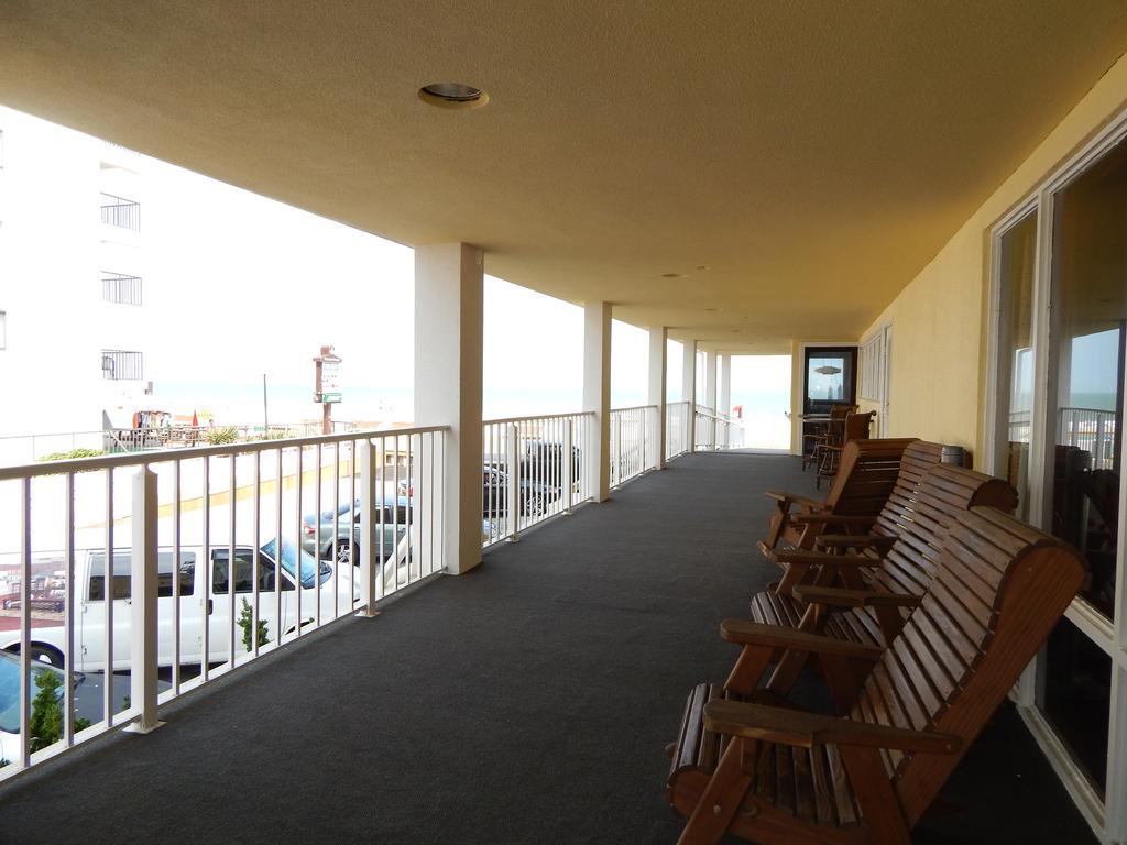 Howard Johnson Plaza By Wyndham Ocean City Oceanfront Exterior foto